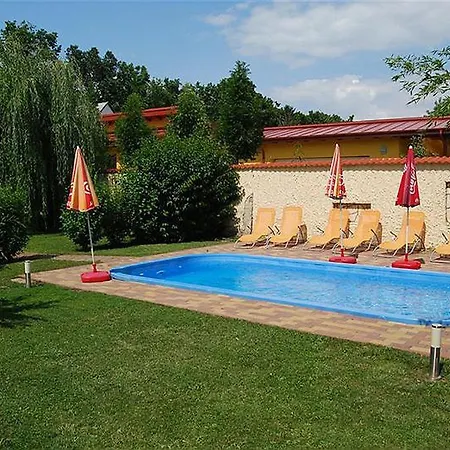 Apartment Apartment- Andrew 1 *