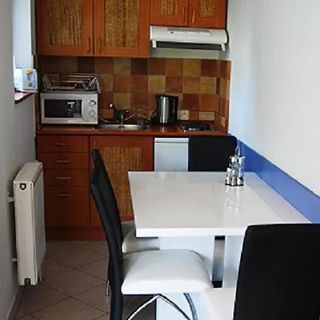 Apartment Apartment- Andrew 1
